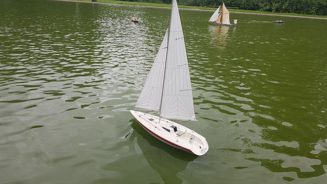 Estelle under sail